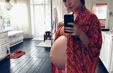 pregnant hudson jessica trimester bump bumps anuncia terceira nascimento filha
