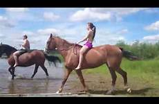 riding horses girls lake
