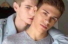 gay cute helix newbies advanced gayboy kisses chicos relatos parejas gays lindos young masculino adolescentes twinks coppie scegli