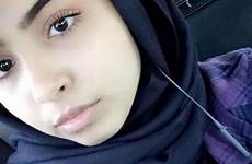 muslim girl hijab her twitter misconceptions brilliant challenging found way