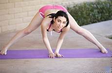 aria alexander yoga nubiles feet strip body galleries wikifeet pinkfineart