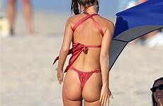 ratajkowski hamptons thong hilo escandaloso indiscreta capta paparazzi espaldas dental thefappening compares bikinis hawtcelebs