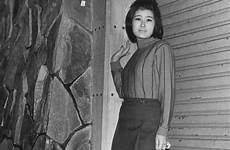 tokyo kabukicho katsumi watanabe 1960s gangs light shinjuku red district un 1970s portraits choisir tableau vintage