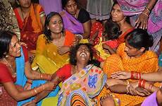 indian nepal earthquake birth india women widow husband dead woman mother family after quake shattered hits dozens death patna outskirts
