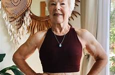 macdonald joan grandma pounds transformed lose ze perso senhora helps go oltre dochter verloor overgewicht vrouw jarige yogalessen maar perde
