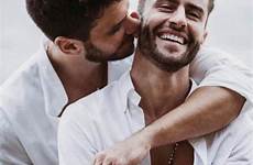 hommes kissing romance hugs ottawa