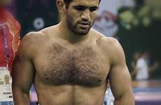 bulge turkish bulges freeballing arab beefy hunks wrestler bulging bearded kunjungi singlet lycra nadal