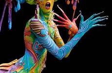 bodypainting painting canvas turns