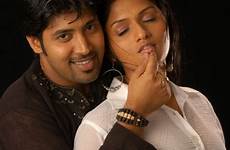 sunaina actress kissing tamil beautifull koodal