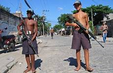 favela bandidos favelas gangsters mafia drugs crime