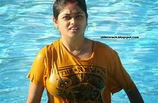 desi bathing wet girls hot dress sexy indian girl river women beautiful beauty saree india actress housewife videos body most