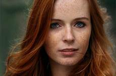 redheads freckles eyed haired sommersprossen sultry anika tolle fiery rousse maximilian gingers funzonehere gq