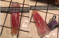 moeder denkt fles seksspeeltje gesmolten hilarisch object dishwasher opened clean