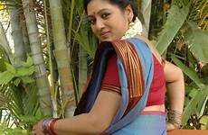 aunty seducing tamil aunties saree