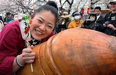 festival matsuri penis kanamara japanese japan girls phallus shame riding public nsfw start does wooden when show steel