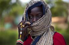 sudan refugee sudanese yida wanita surges past dada ngeri negara getty refugees