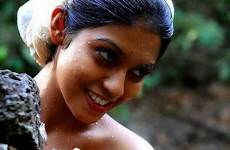 mundu actress blouse malayalam rasaleela movie hot stills seen