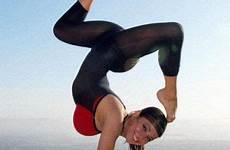 lilia stepanova handstand gifs woman lala contortionist marcianosx izispicy