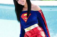 cosplay catie minx girls cute supergirl cosplayers pool gatas mastered clearly rompe cosplayer klyker