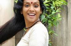 aunty hot without telugu saree actress malayalam