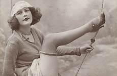 stockings 1920s rolled flapper burlesque schockwellenreiter tights schaukel flappers thigh vintagedancer kommentieren