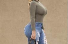 instagram booty model woman her big butt andrea aussie year selfies earns racy posting