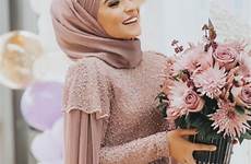 hijab elbisesi nisan modelleri tesettür abiye tesettur bergaya pakaian sifon pesta kleider schon kain trend gamis wanita kadinev