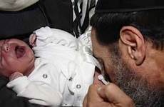 circumcision jews rabbi sucking finland removes tacitly banned exorcista attempts objected vocally muslims zdieľaj tento článok