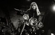 motorcycle marianne girl faithfull 1968 leather film naked under faithful girls マリアンヌ post biker bike motorbike motocyclette la delon wore