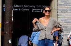 katie holmes cab hailing manhattan downtown seen while nude fappeningbook bellazon gotceleb