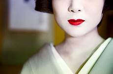 geisha medium photography