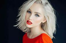 blonde hair woman platinum dye bleach women color jooinn seductive look styleswardrobe hairstyles