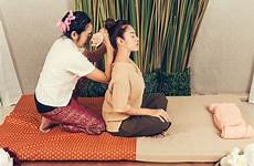 thai masage herbal tailandese dalla terapia massaggio ottiene