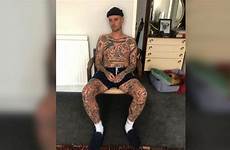 isolation cnn tattooing 2034 gmt hkt isolasi kebosanan pria tato kala ekstrem wabah bunuh tubuhnya penuhi