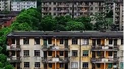 那龙煤矿厂，上个世纪被称为“南宁的小香港”，当时宿舍区内居住就有着上万名员工，配套有电影院，医院，学校，相当的齐全，如今只剩下一片废墟了。#煤矿#那龙煤矿 #航拍