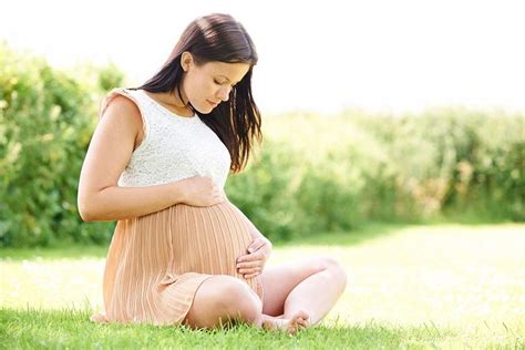Follow these simple pregnancy tips on safety and nutrition to stay healthy throughout the nine months before your baby arrives. Soon-to-be-mother's Pregnancy To-do List for Each Trimester