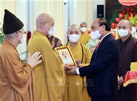 Sáng ngày 18 tháng 06 năm 2018, ông có buổi tiếp xúc cử tri tại huyện tiên lãng, hải phòng sau kì họp thứ năm quốc hội khóa xiv. Chủ tịch nước Nguyễn Xuân Phúc tiếp Đoàn Lãnh đạo Giáo hội ...