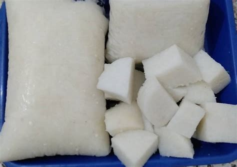 Tabur bawang merah goreng dan sambal petisnya. Resep Lontong Plastik Mudah oleh Ade Aminah - Cookpad