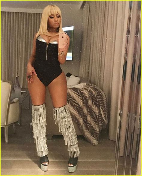 Very young amateur girlfriend met her at hokup2night. Nicki Minaj Flaunts Her Booty in Hot Mirror Selfie - See ...