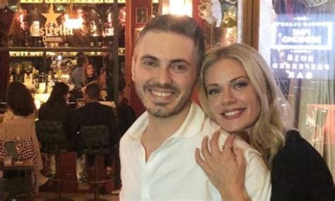 Εικονική σχέση και στημένες φωτογραφίες ο μιχάλης χατζηγιάννης ήταν καταπέλτης για το αν η σχέση του με την ζέτα μακρυπούλια είναι. Μαζί στην TV Μακρυπούλια - Χατζηγιάννης | MEDIA ...