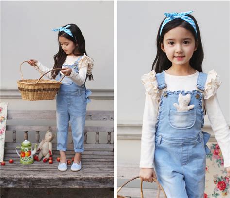 Permintaan pasar akan banyaknya baju branded untuk anak, membuat kita sebagai produsen aktif dalam membuat dan memasarkan produk. Baju Anak Perempuan Bahan Jeans - Model Baju Terbaru