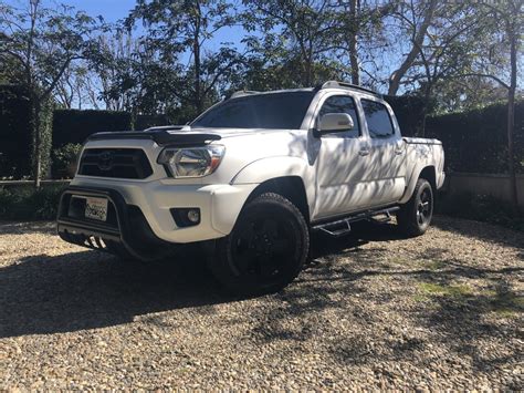 Hey guys, on my trd sport tacoma, it come with a non funchtional hood scoop as we know. 2nd Gen Anti Glare Hood Scoop Decal - Shipping Now | Page ...