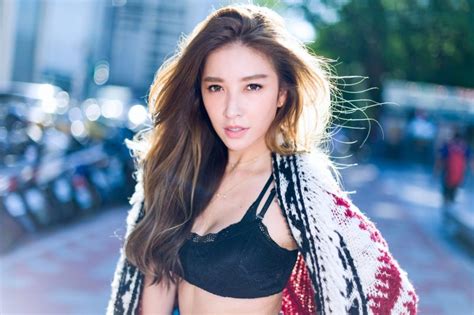 Born 11 november 1981) is a taiwanese actress and singer of dutch descent. （專訪）追1年才成功 許維恩因為這點答應KID - 自由娛樂