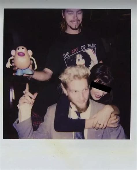 Layne staley gets really pissed @ weedsport 1991 alice in chains live. Layne Staley, Tommy Niemeyer and a girl...and Mr Potato ...