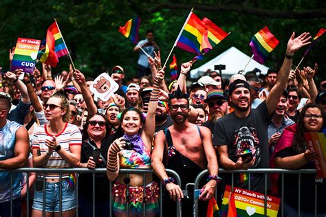 An individual who does not believe in gender binaries and feels they can be romantically and sexually attracted to anyone on the spectrum. What's the Real Difference between Bi- and Pansexual? - Rolling Stone