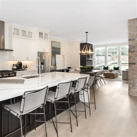 Expertly trained and certified by top design organizations like nkba and asid, our team has the expertise to help you pick products and solutions that perfectly fit the hub of your home. This island is giving us #kitchengoals! We incorporated ...