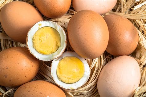 Here's Why Your Hard-boiled Eggs Have A Greenish Yolk