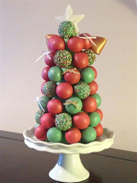 Listing is for a dozen. Christmas cake pop tree made by Petits Plaisirs Chocolata Treats, chocolate.ca (With images ...