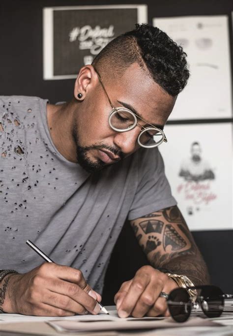 Wir bei optik hallmann haben ein großes sortiment an markenbrillen für damen, herren & kinder. Wie man mit einer Dreierkette erfolgreich ist, weiß ...