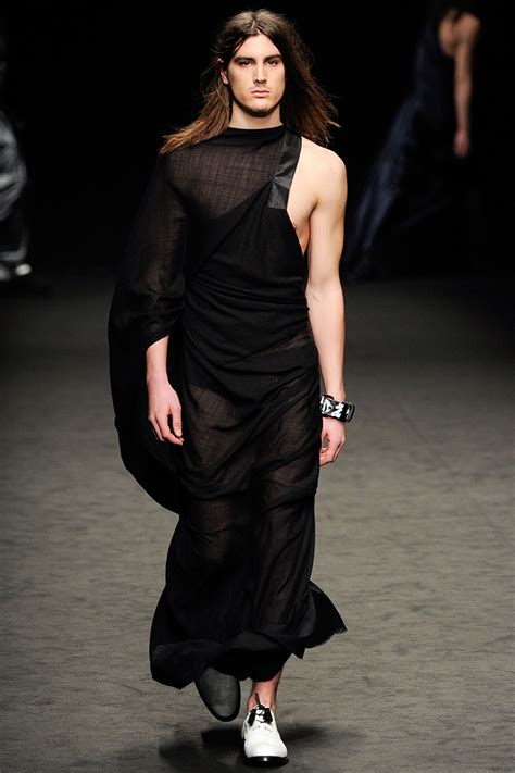 Born 8 april 1941) is an english fashion designer and businesswoman, largely responsible for bringing modern punk and new wave fashions into the mainstream. Vivienne Westwood Fall/Winter 2016 - Fucking Young!
